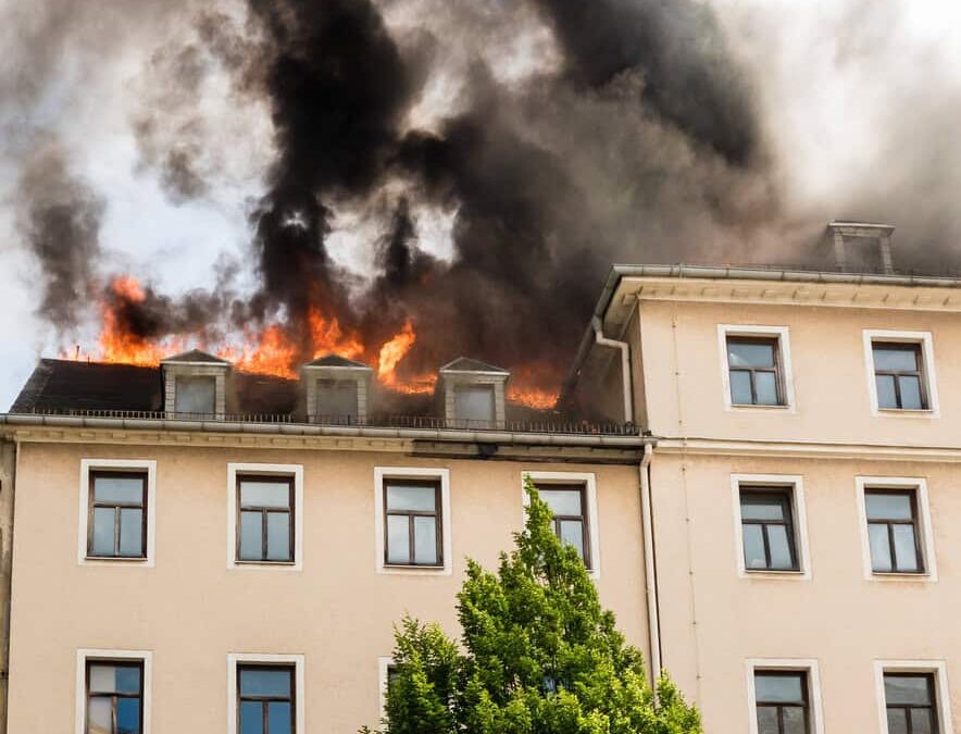 Samma brandklass EI 30 – men helt olika skydd