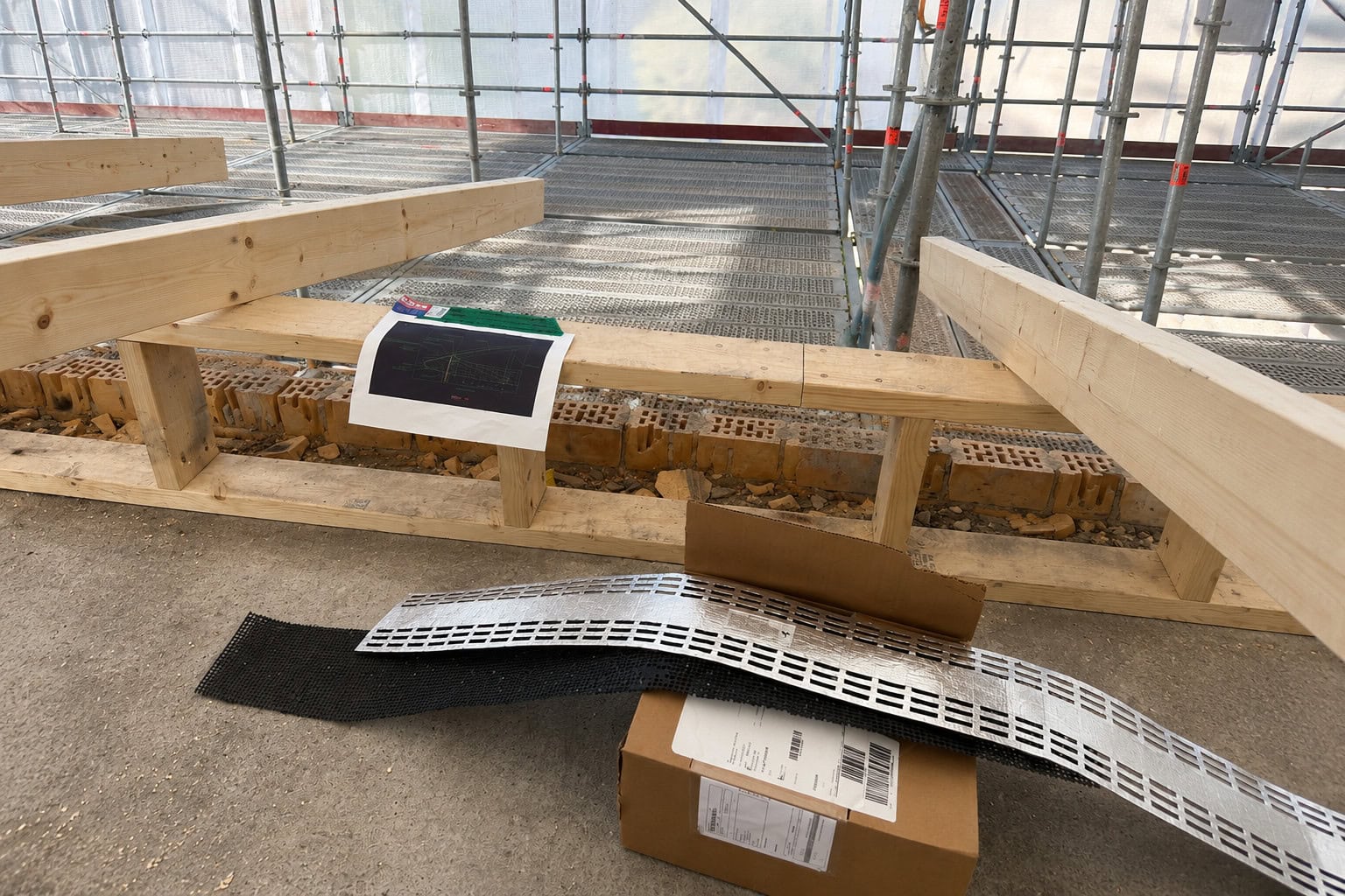 Typgodkända brandskyddslösningar för ventilerad luftspalt under projektering och installation i byggprojekt.